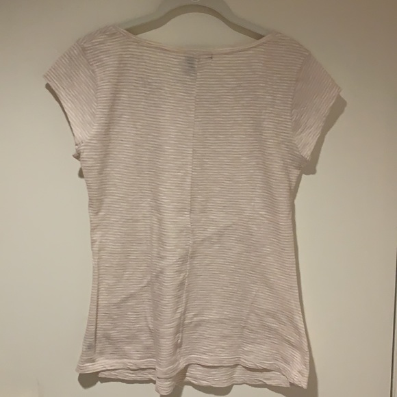 DKNY Jeans tee shirt. - Picture 4 of 7